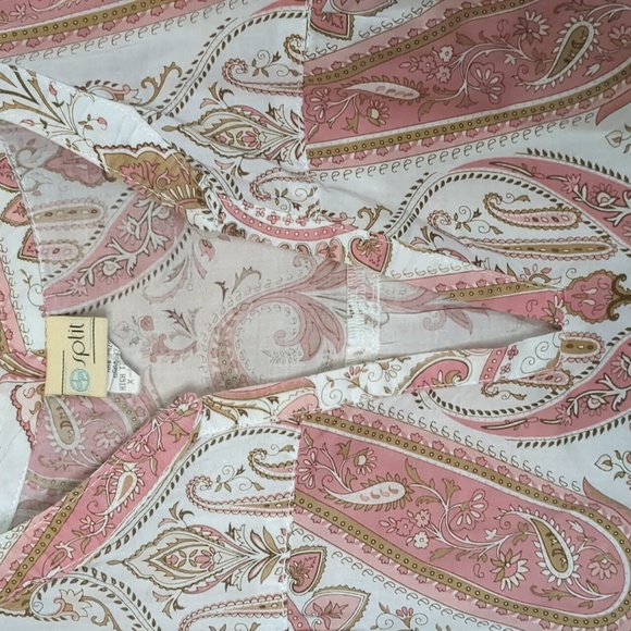 SPLIT* Paisley print 100% cotton cap sleeve side slit v neck lightweight blouse - Picture 3 of 9